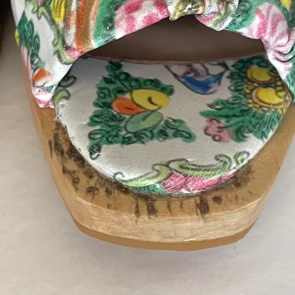 BEKLINA // Gathered leather wooden wedge platform Clog sandal in “Plate” Print