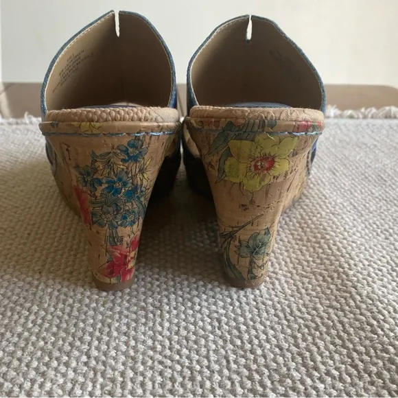 B.O.C.Born Concept Blue Leather Wedge Sandal Cork Floral Design EU 40.5,US 9