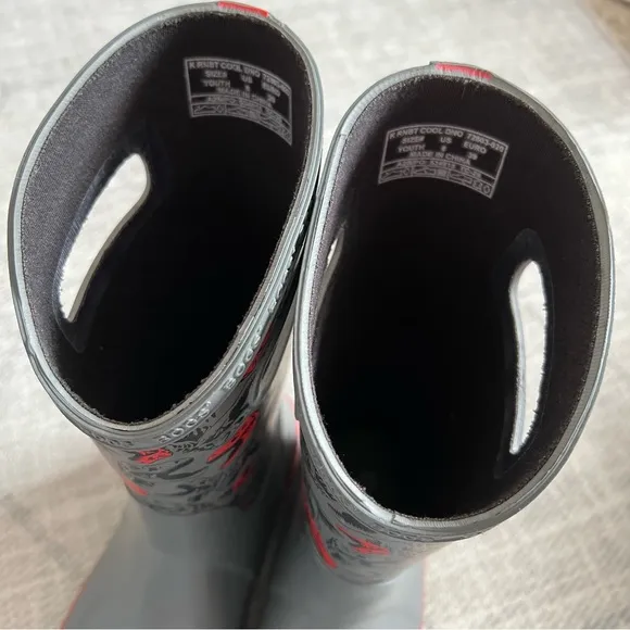 BOGS Big Kids Dinosaur Gray Rain Boots Youth Size 6