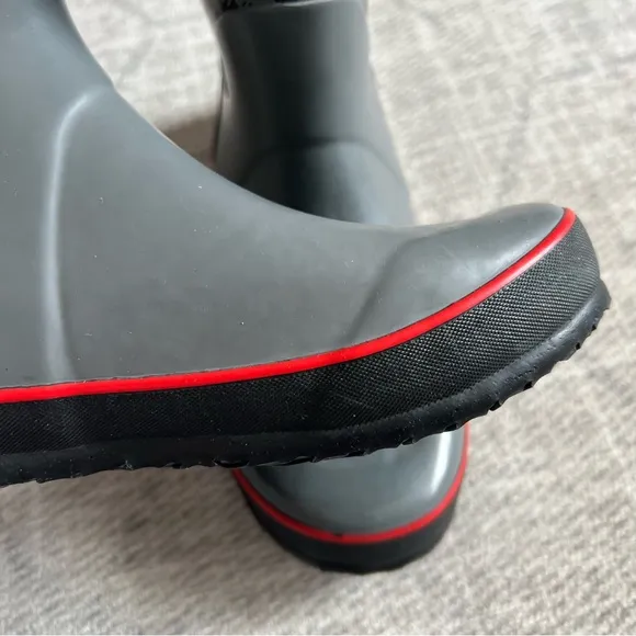 BOGS Big Kids Dinosaur Gray Rain Boots Youth Size 6