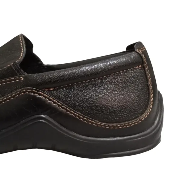 Cole Haan Men's Tucker Venetian in Waxy Pull-Up Leather and Soft Suede S…