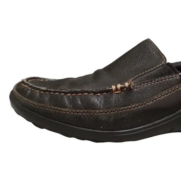 Cole Haan Men's Tucker Venetian in Waxy Pull-Up Leather and Soft Suede S…