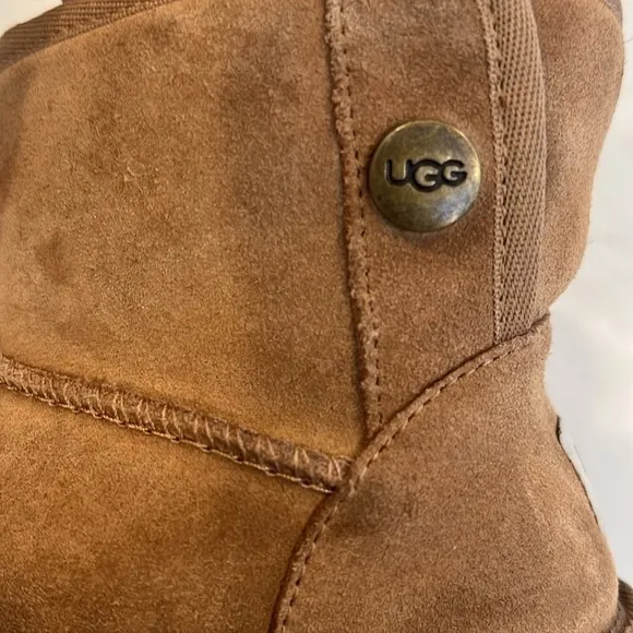 COPY - Ugg Jona boots, size 8 little kid.