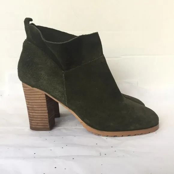 Crown Vintage Green Suede Stacked Tan Heel Boot -  Size 7.5M Pull on style Lug