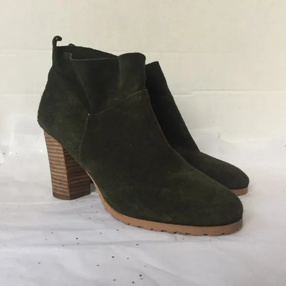 Crown Vintage Green Suede Stacked Tan Heel Boot -  Size 7.5M Pull on style Lug