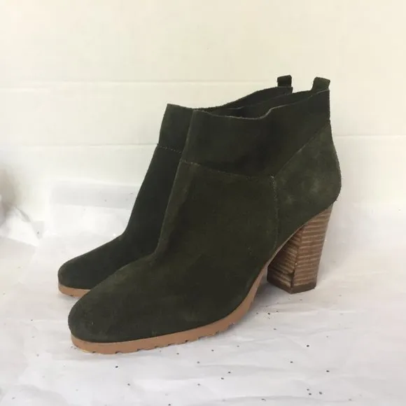 Crown Vintage Green Suede Stacked Tan Heel Boot -  Size 7.5M Pull on style Lug