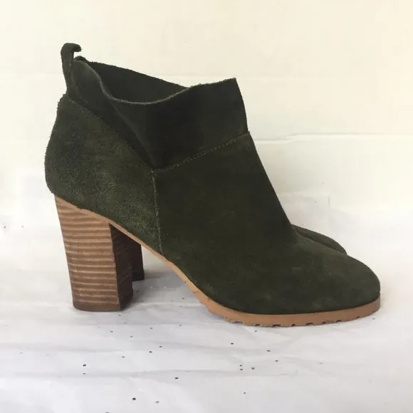 Crown Vintage Green Suede Stacked Tan Heel Boot -  Size 7.5M Pull on style Lug