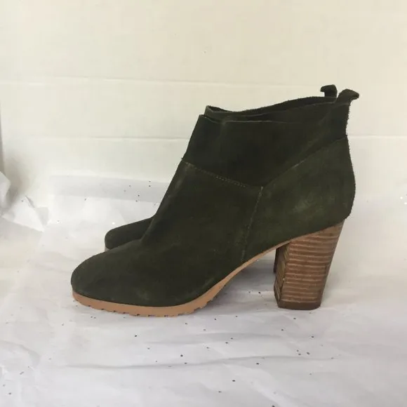 Crown Vintage Green Suede Stacked Tan Heel Boot -  Size 7.5M Pull on style Lug