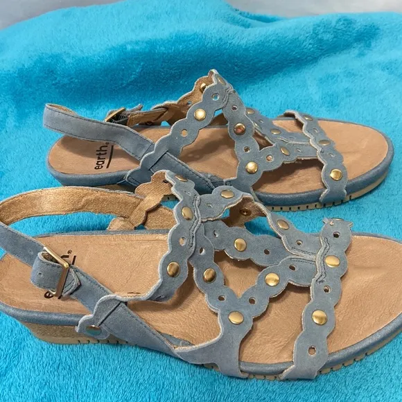 Earth Ficus Leo Wedge Leather Sandal.