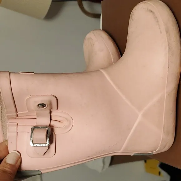 Hunter boots girl 9