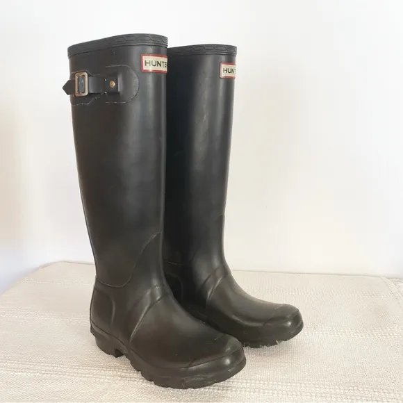 HUNTER Matte Tall Rubber Rain Boots Black Brown Kids size 4 M / 5 F