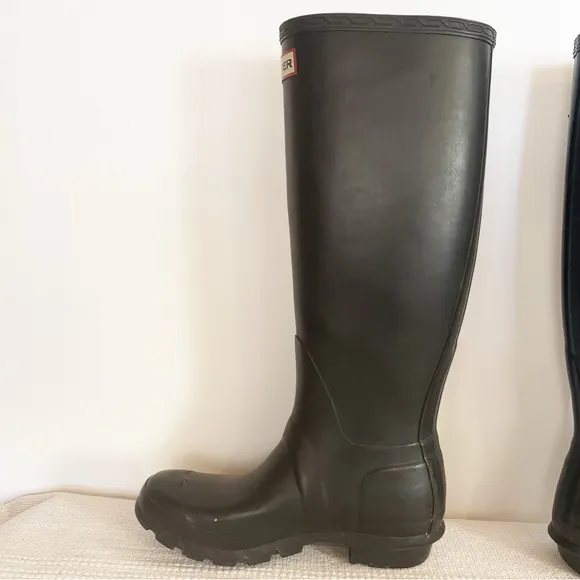 HUNTER Matte Tall Rubber Rain Boots Black Brown Kids size 4 M / 5 F