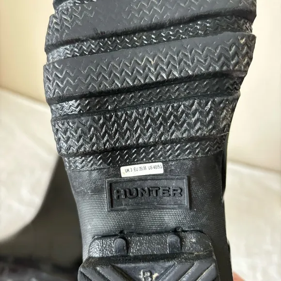 Hunter Original Kids Gloss Rain Boots, Black size 4B/5G