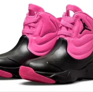 Jordan rain girl boots