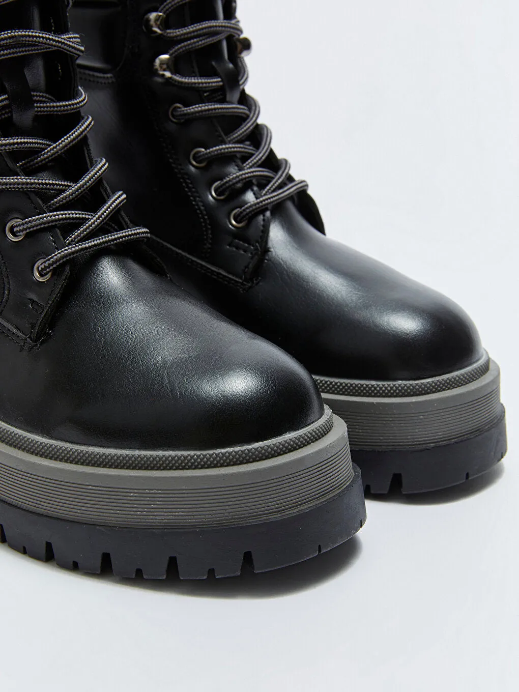 Lace-Up Women's Snow Boots