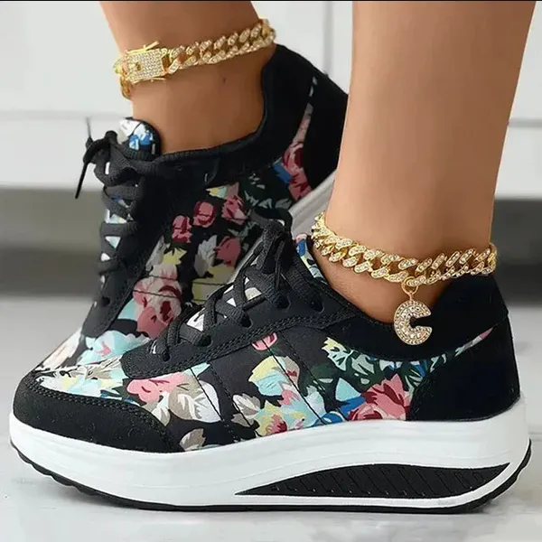 Lovisa – canvas shoes with floral pattern