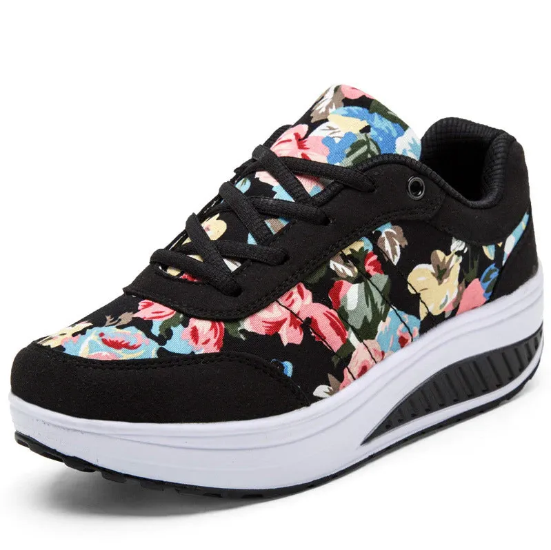 Lovisa – canvas shoes with floral pattern