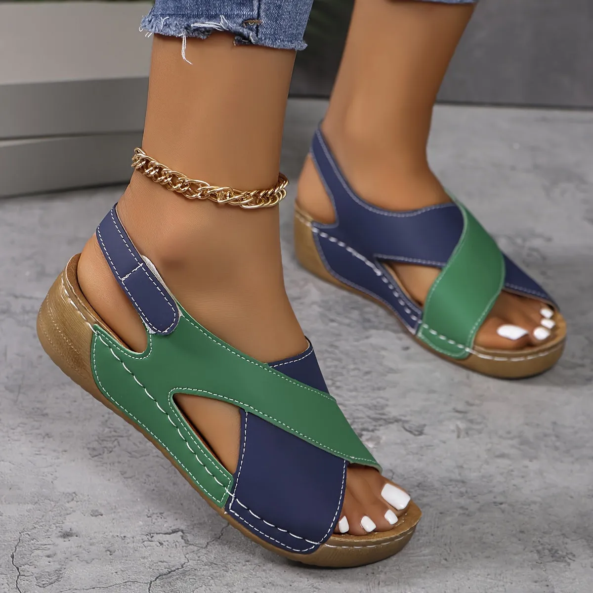 Lucrecia® | Orthopedic sandals made from vegan leather