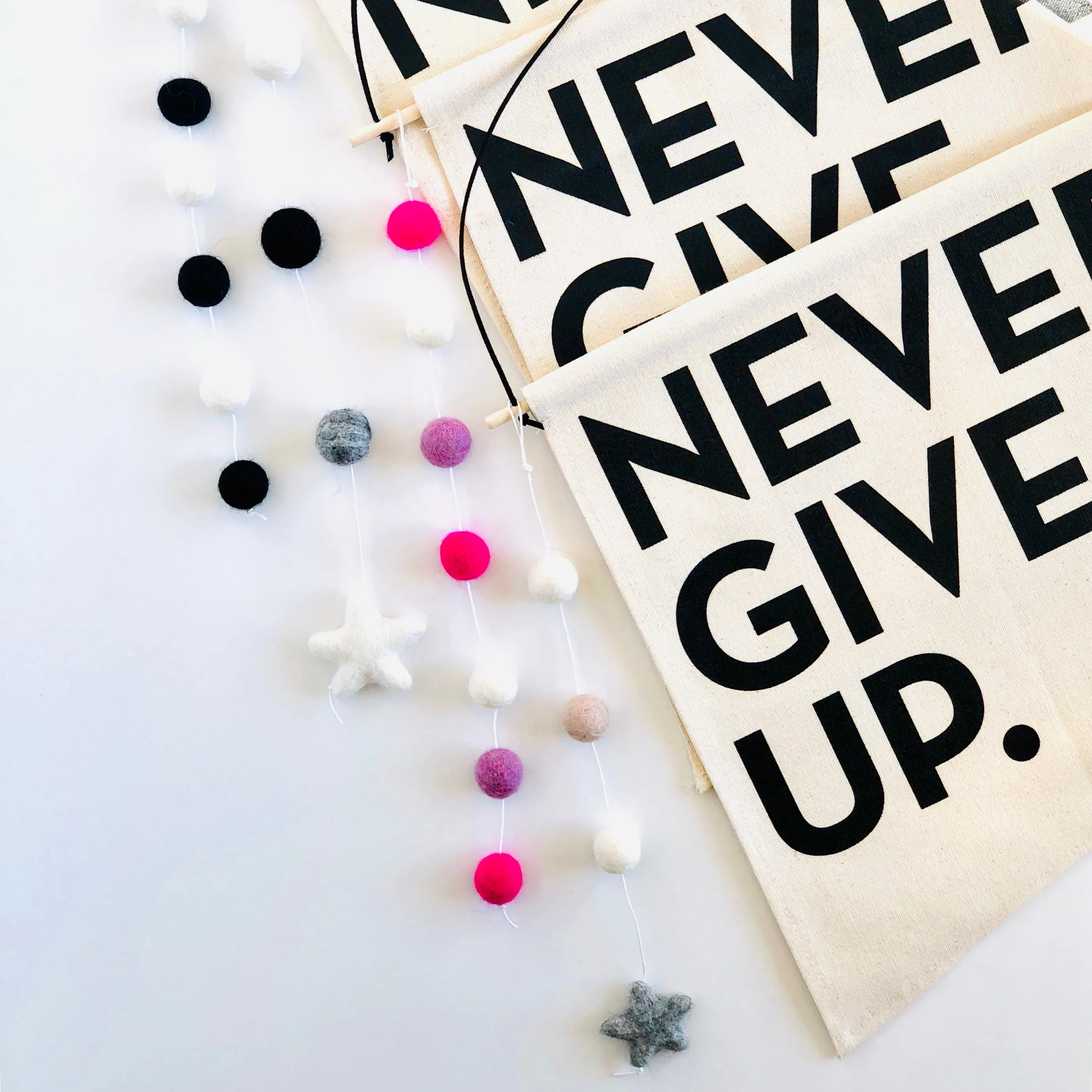 NEVER GIVE UP. CANVAS BANNER