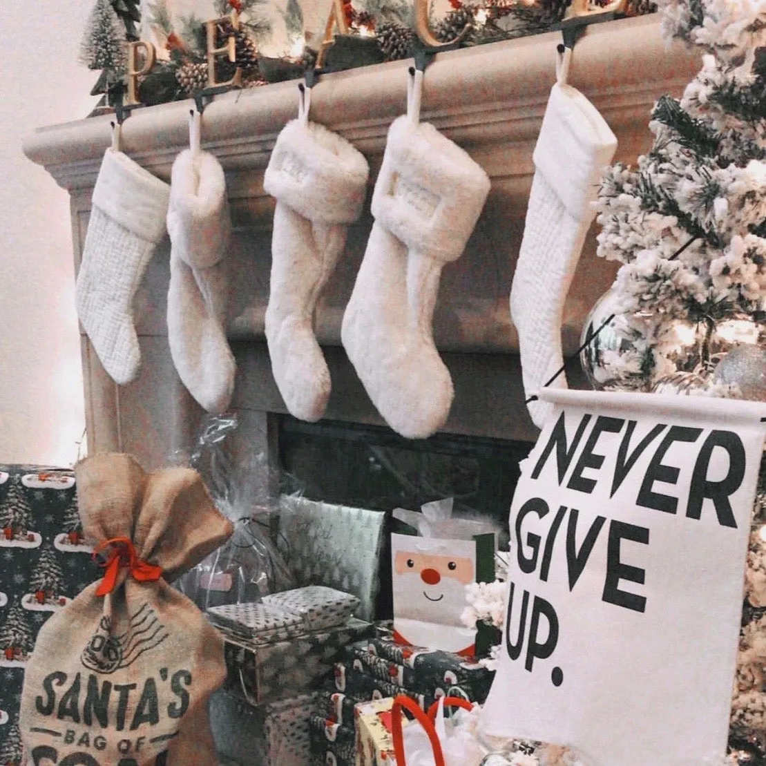 NEVER GIVE UP. CANVAS BANNER