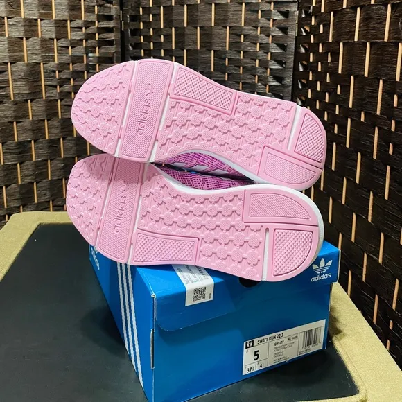 NWT Kids' Adidas Sneakers US 5 Big Kid / True Pink / White (#A8)