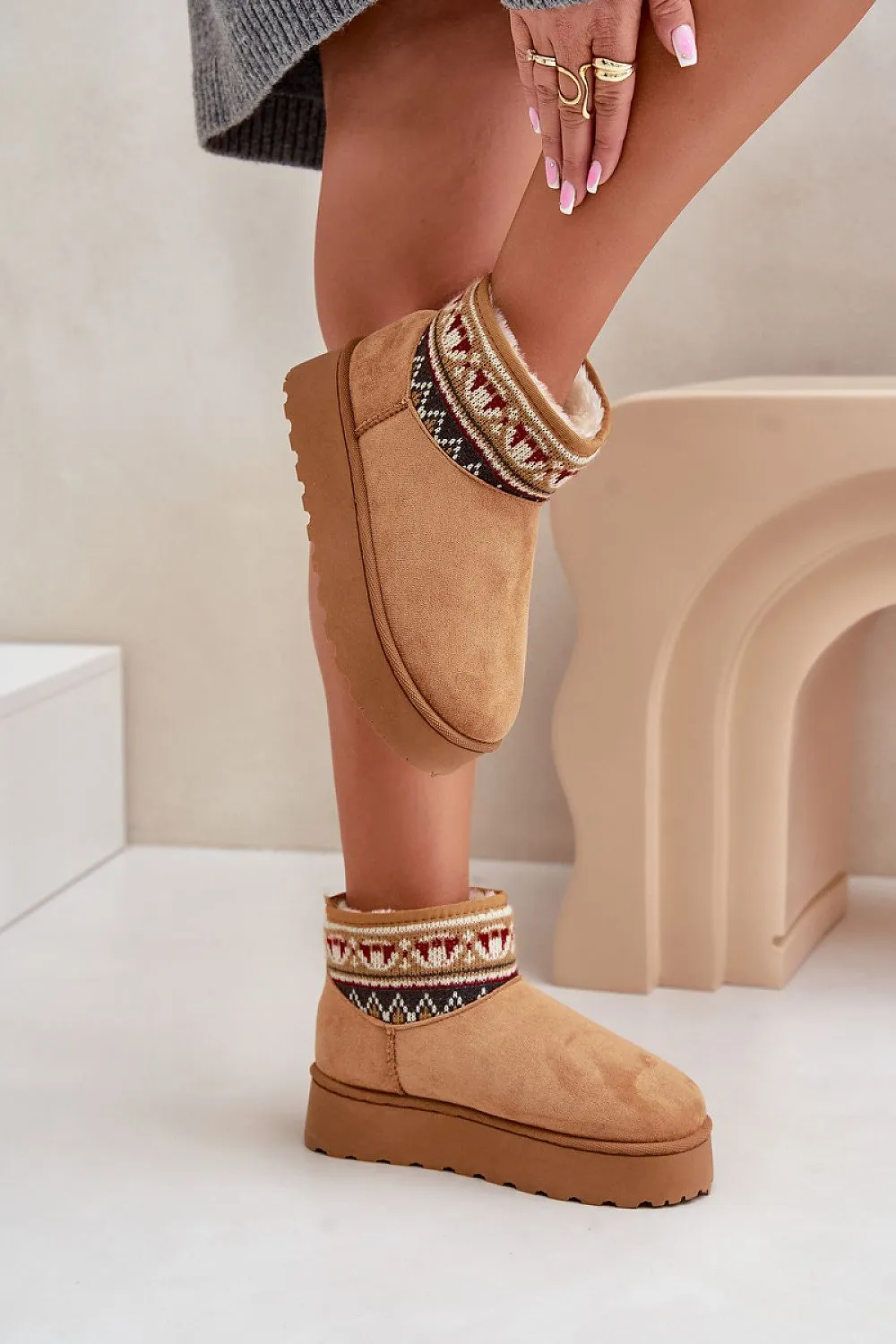Snow boots