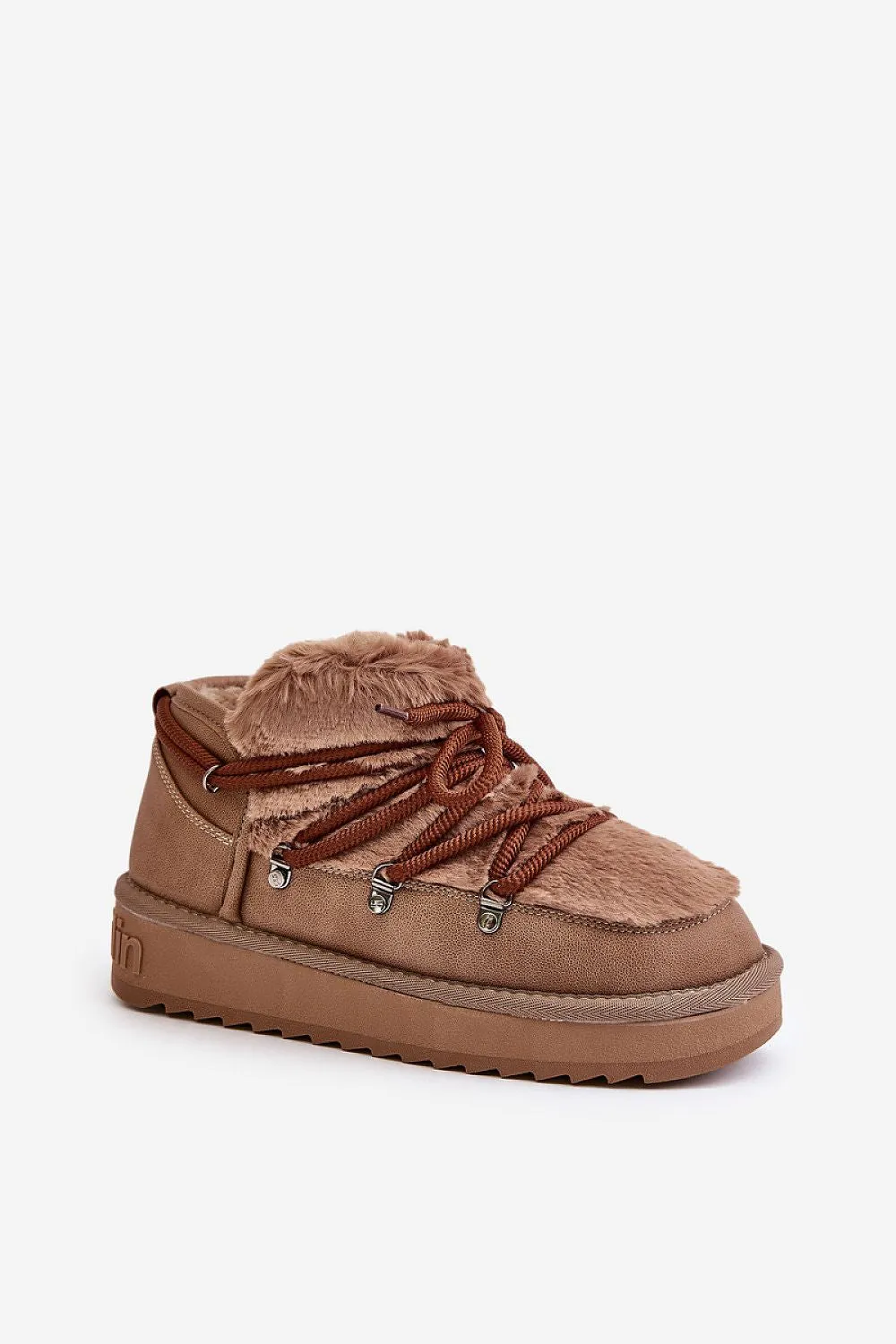 Snow boots