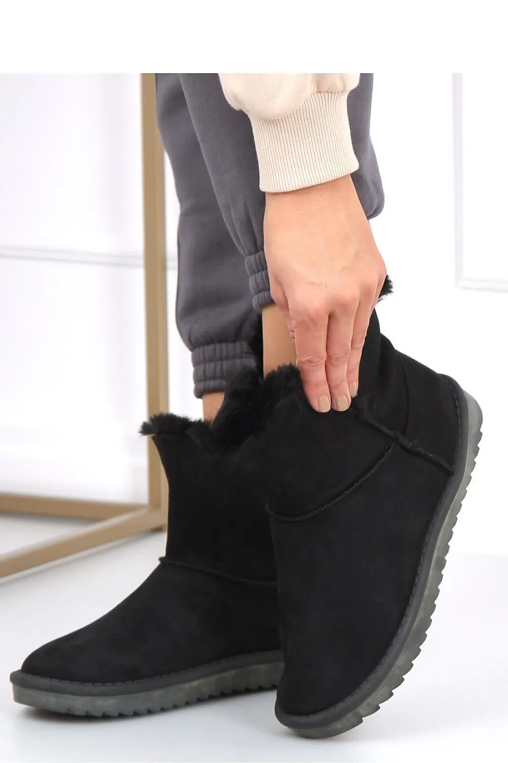 Snow boots