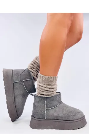 Snow boots