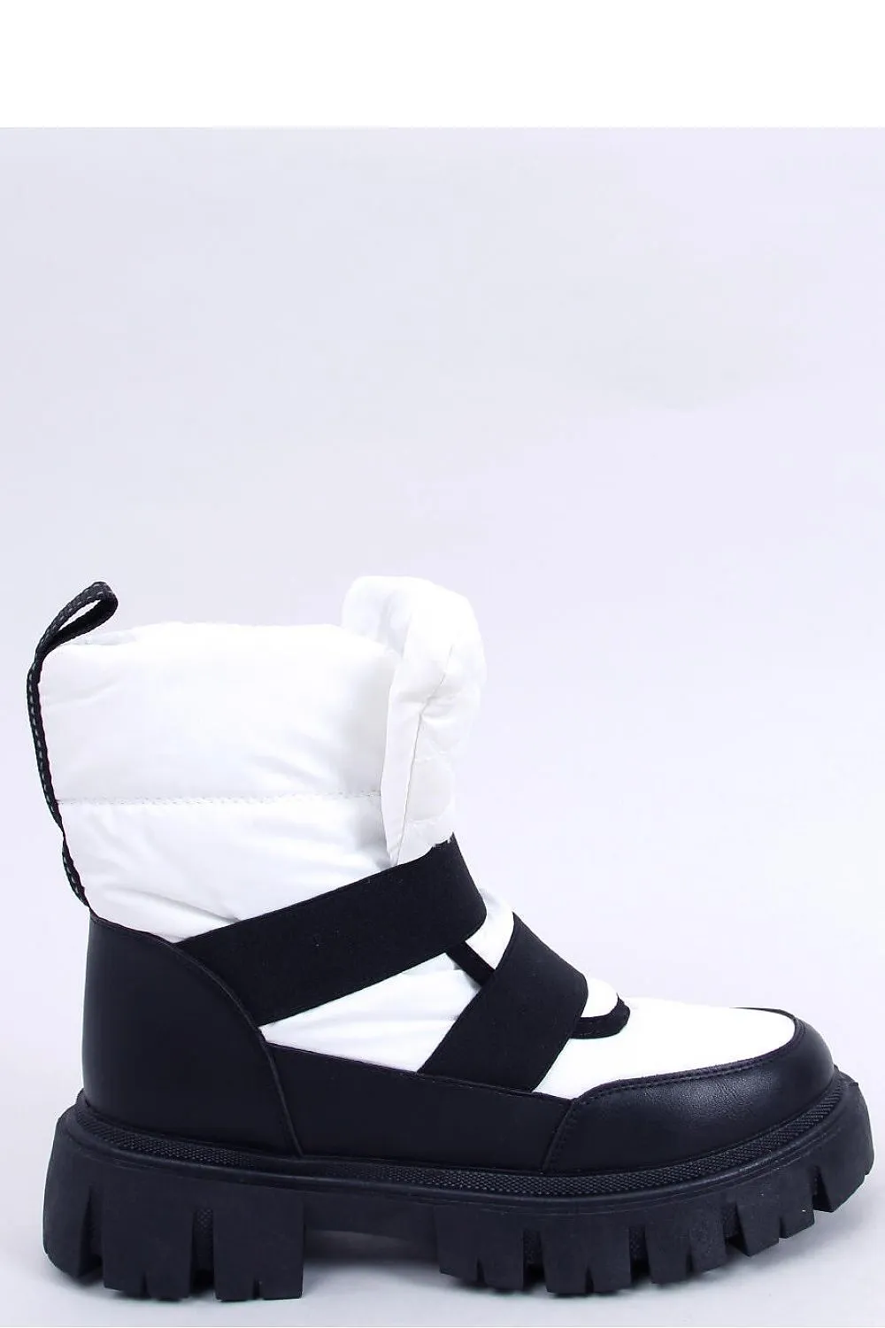 Snow boots