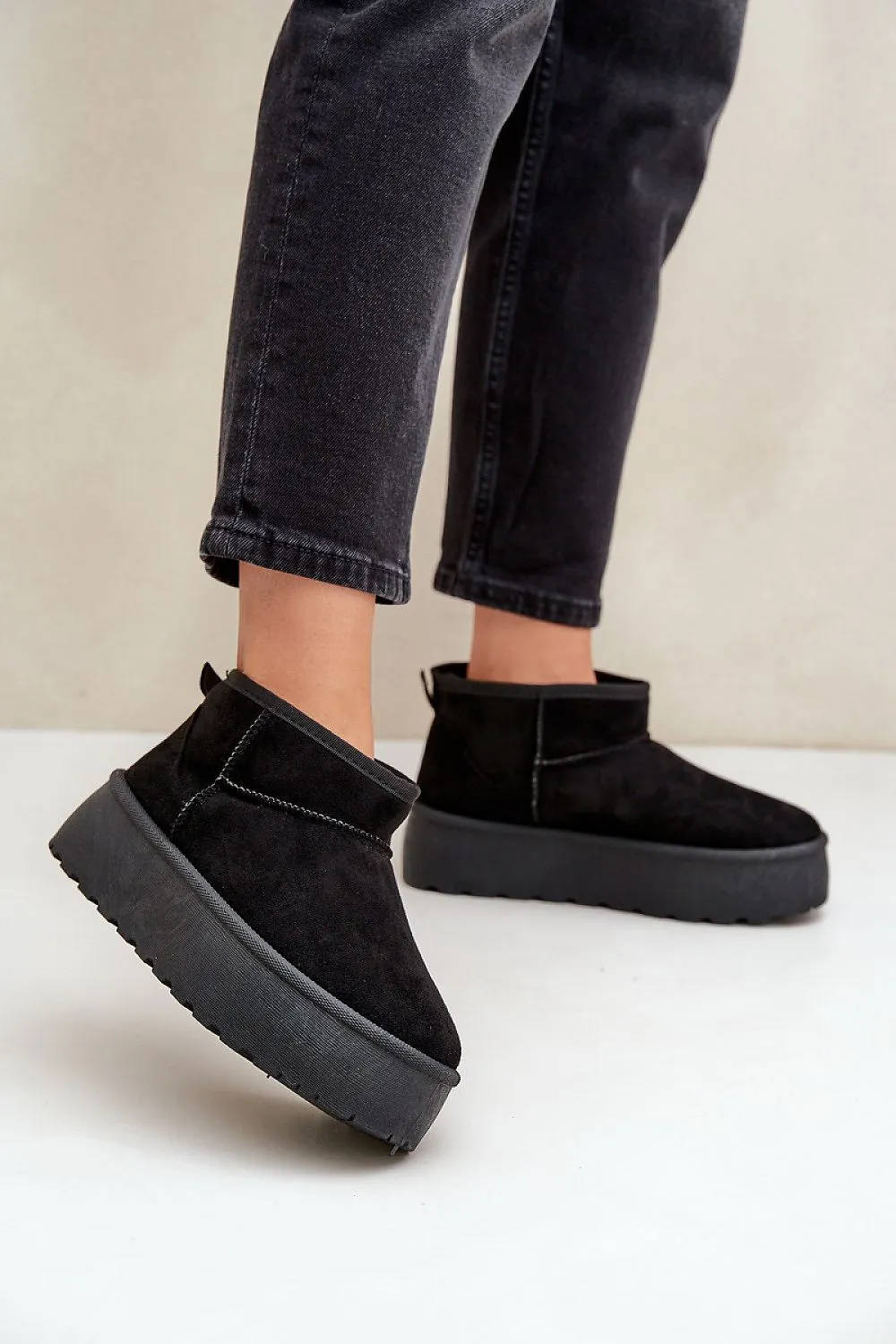 Snow boots
