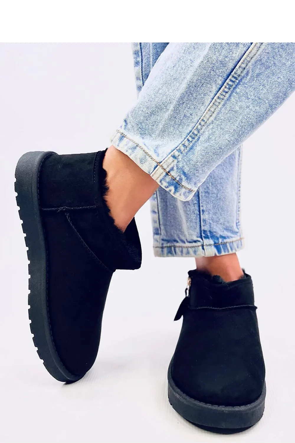Snow boots