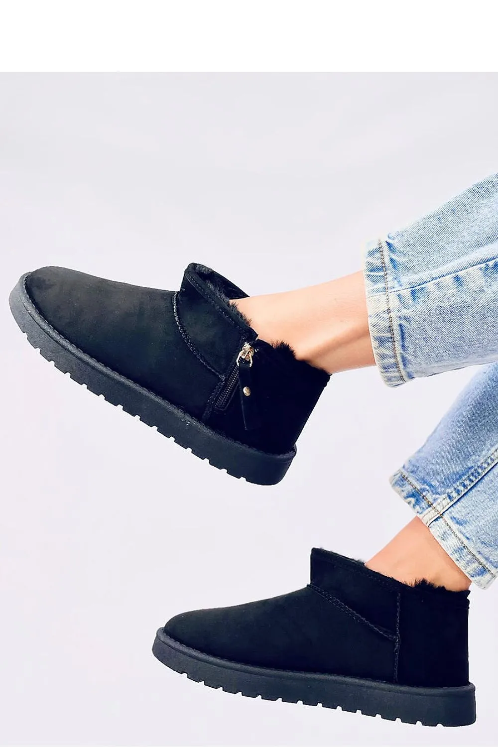 Snow boots