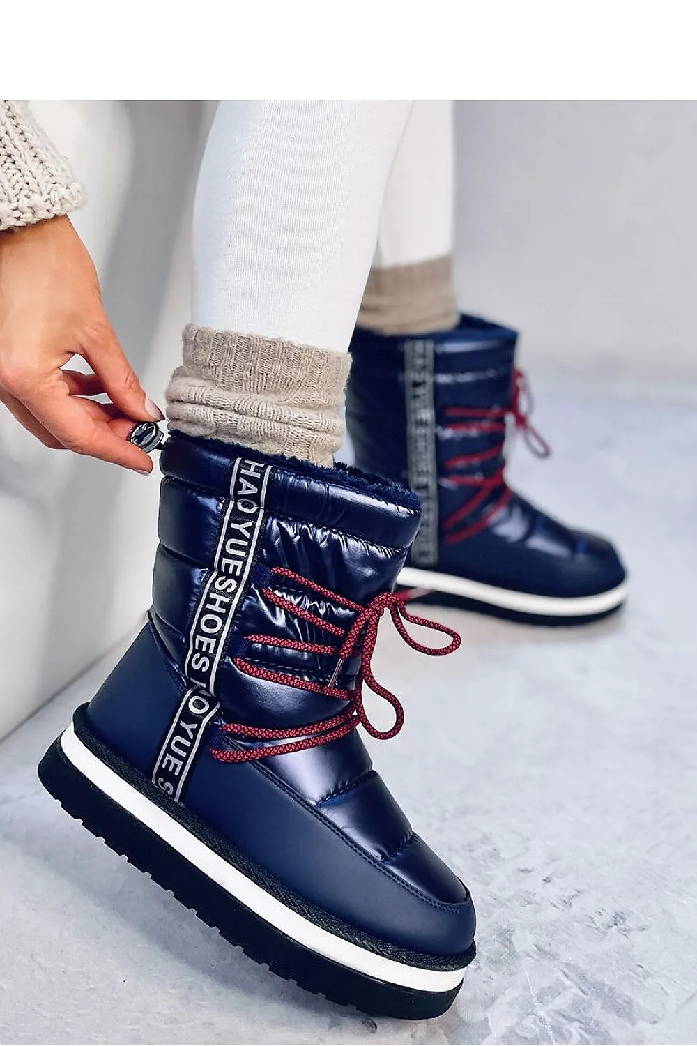 Snow boots