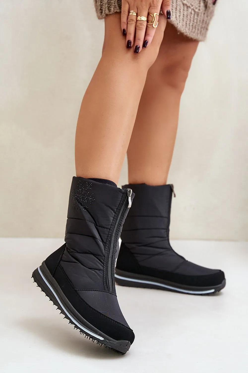 Snow boots