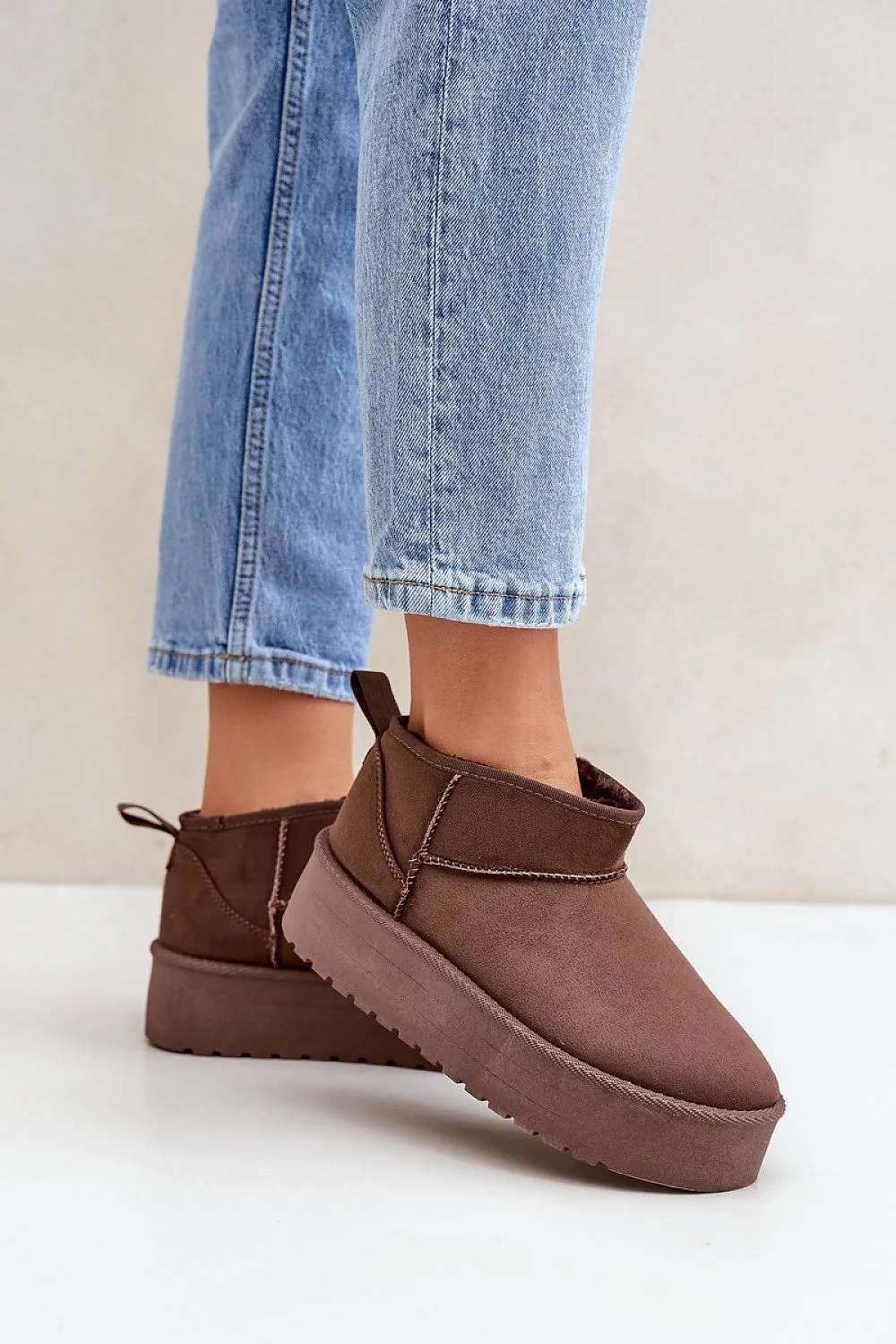 Snow boots