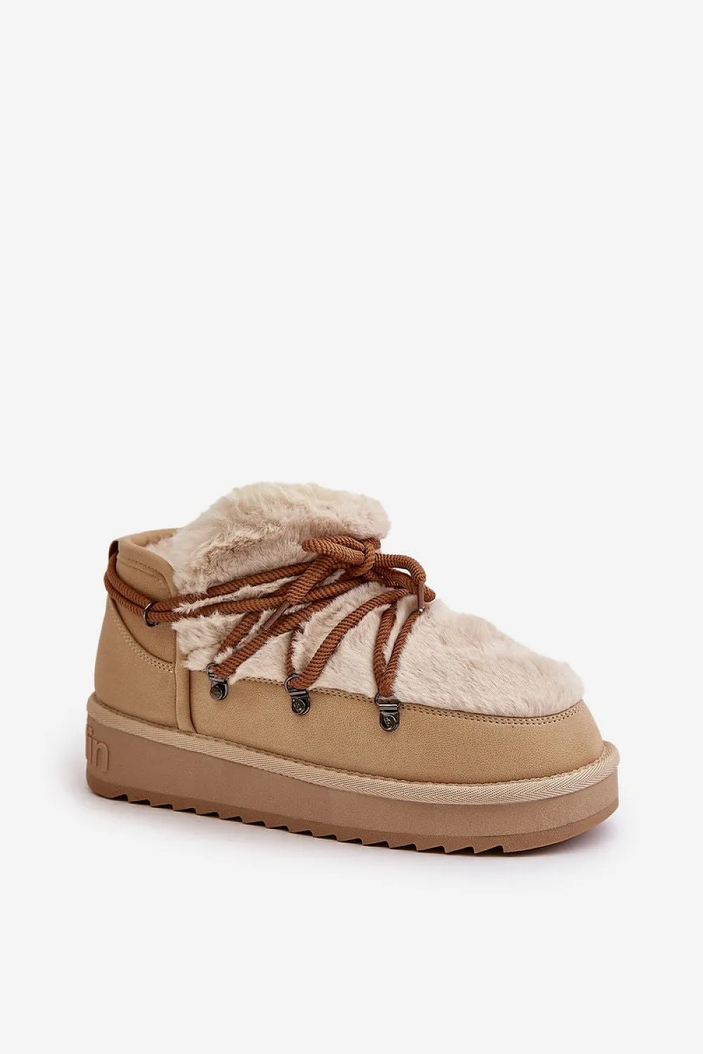 Snow boots