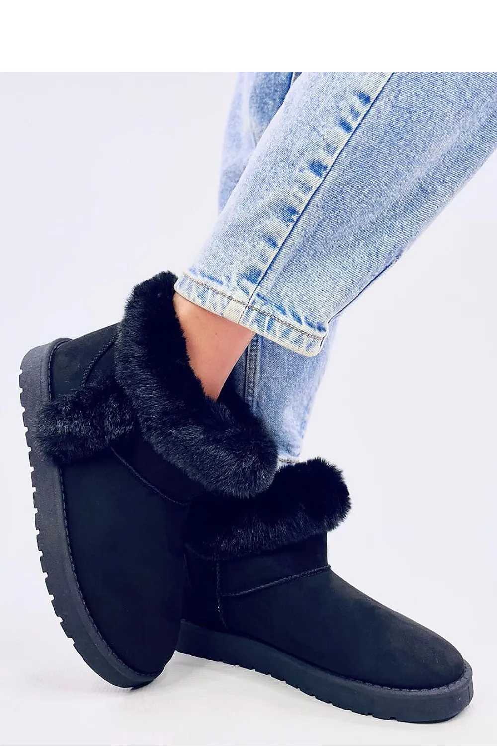 Snow boots
