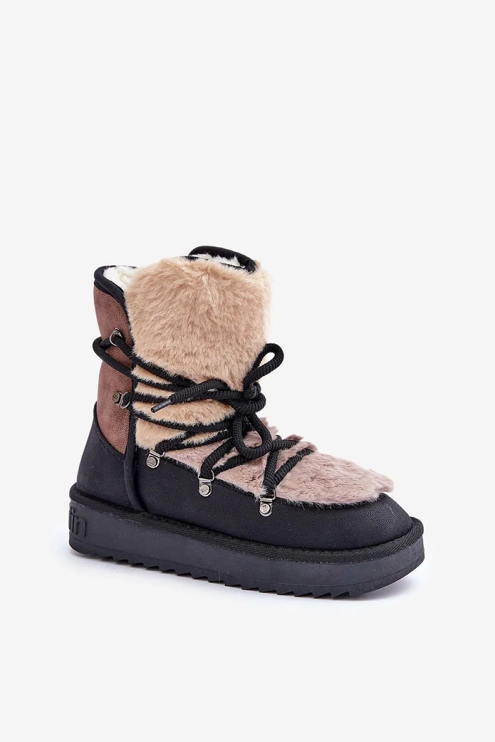 Snow boots