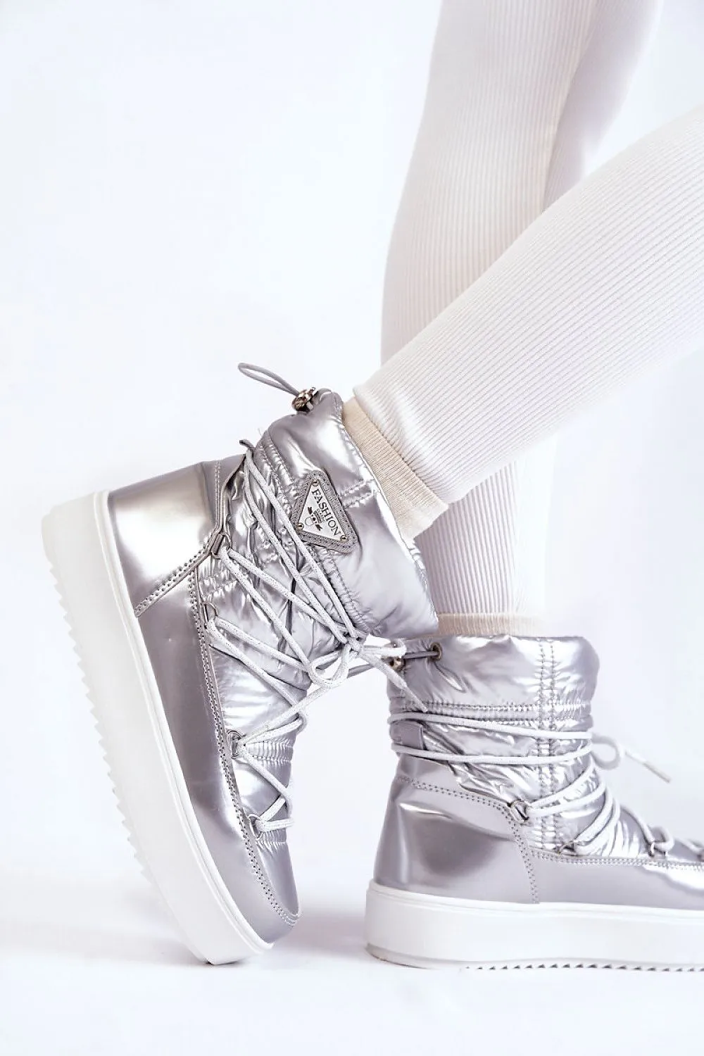 Snow boots