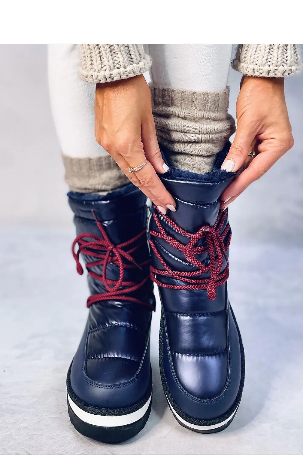 Snow boots