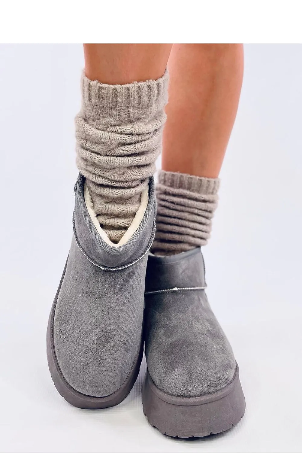 Snow boots
