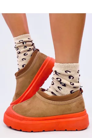Snow boots