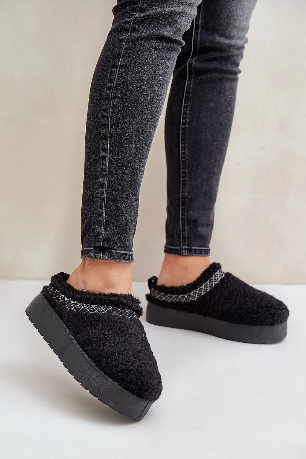 Snow boots