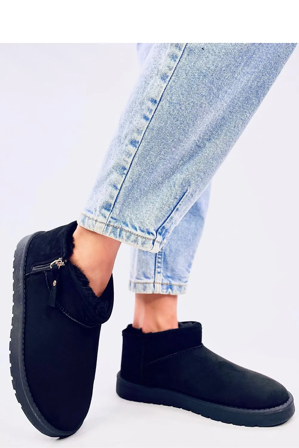 Snow boots
