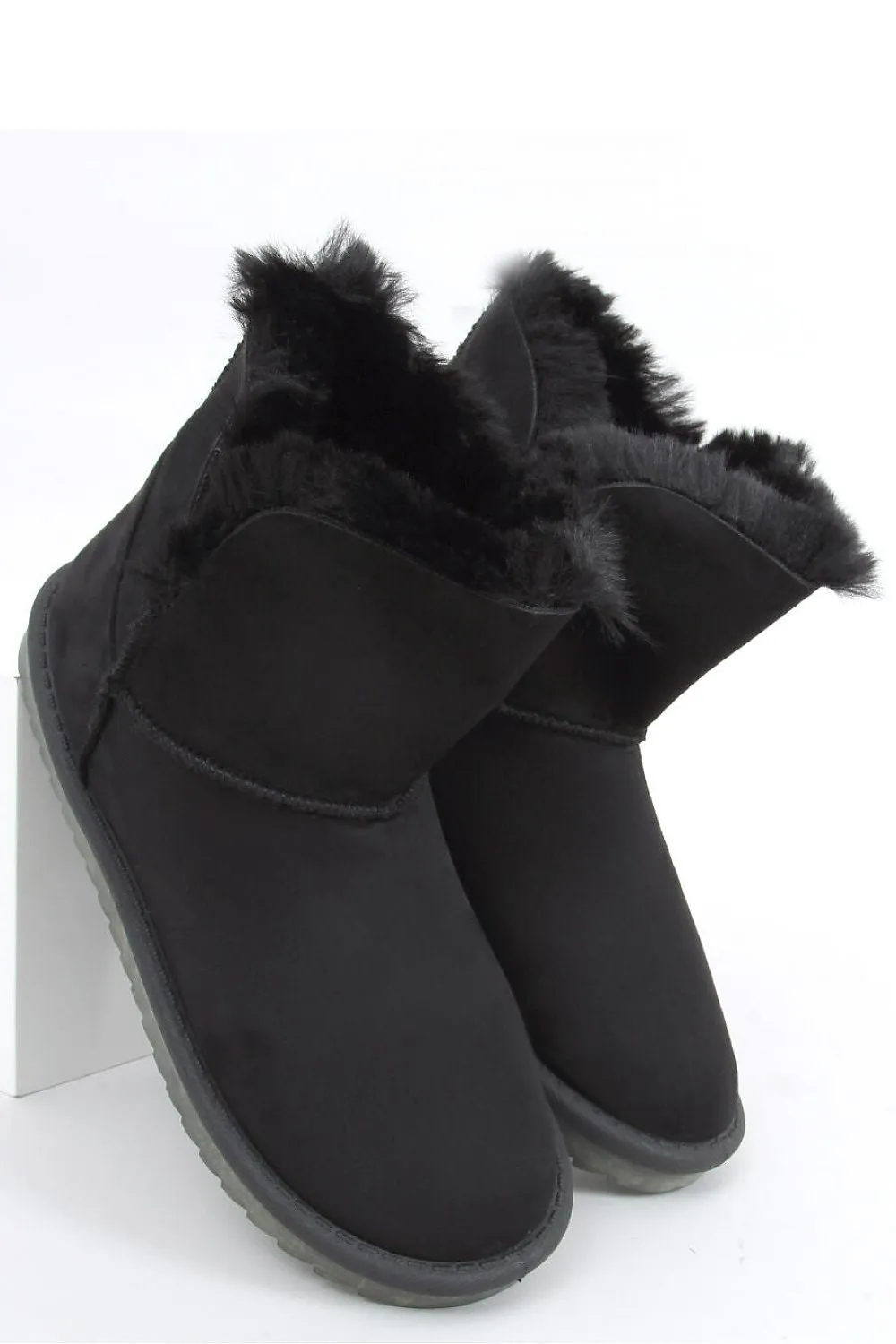 Snow boots