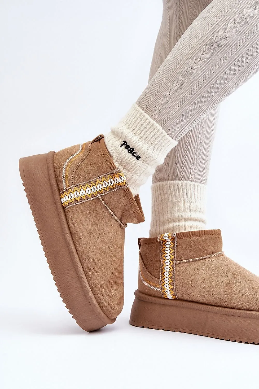 Snow boots