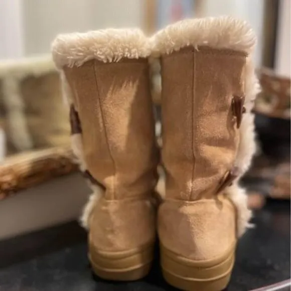 SONOMA Life   Style Women Carmel Brown Suede Leather Faux Fur Snow Boots Size: 7