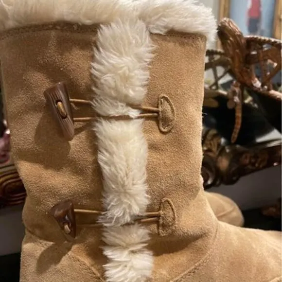 SONOMA Life   Style Women Carmel Brown Suede Leather Faux Fur Snow Boots Size: 7