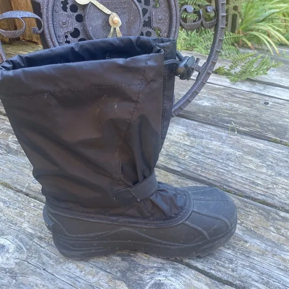 Sorel Black Snow Otter  Insulated Winter boot EUC size 2